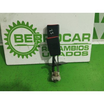 Recambio de enganche cinturon para volkswagen passat berlina (3b3) 1.6 referencia OEM IAM 3B0857739  
