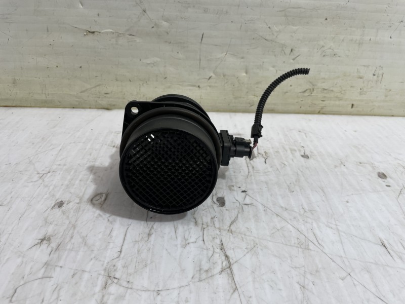 Recambio de caudalimetro para volkswagen transporter t6 t6 caravelle trendline referencia OEM IAM 03L906461A  