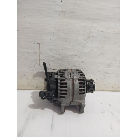 Recambio de alternador para seat leon (1p1) 1.9 tdi referencia OEM IAM 06F903023F  