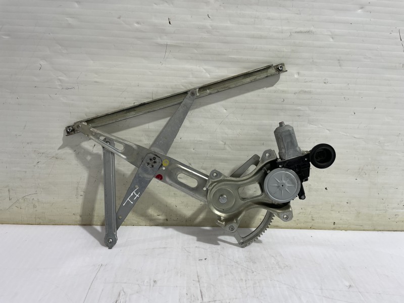 Recambio de elevalunas trasero izquierdo para toyota prius (nhw20) basis referencia OEM IAM 6980252070  