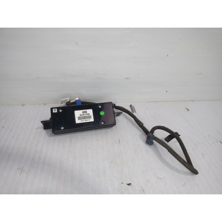 Recambio de amplificador de antena para kia niro (sg2) hybrid concept referencia OEM IAM 96240AT000  