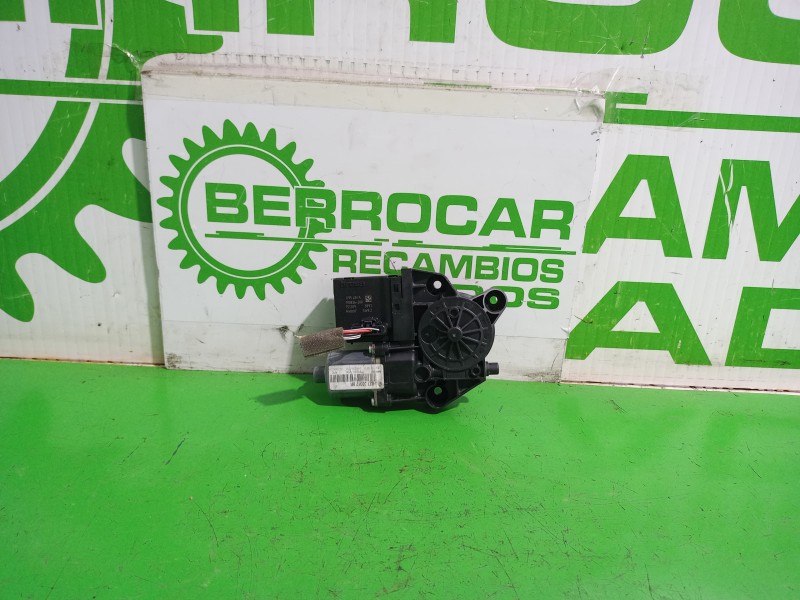 Recambio de motor elevalunas trasero derecho para renault scenic iii xmod bose referencia OEM IAM 827303178R  