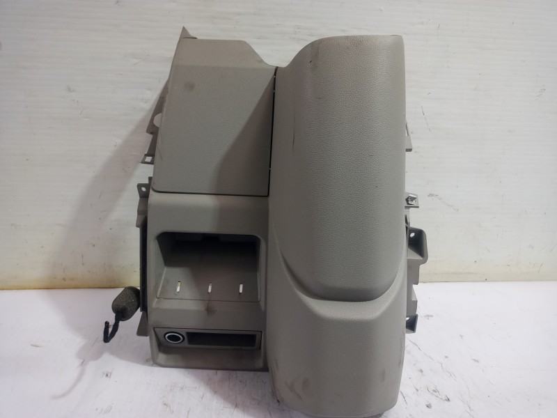 Recambio de moldura para volkswagen transporter t6 t6 caravelle trendline referencia OEM IAM 7E1858365  