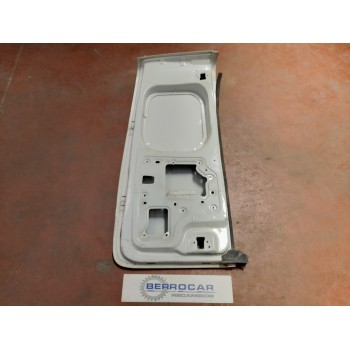 Recambio de porton trasero derecho para renault kangoo referencia OEM IAM DAÑADA!!!!  