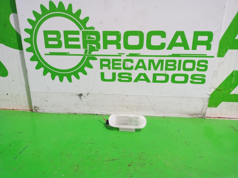 Recambio de luz interior para renault scenic iii xmod bose referencia OEM IAM 7701207768  