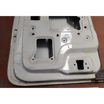 Recambio de porton trasero derecho para renault kangoo referencia OEM IAM DAÑADA!!!!  