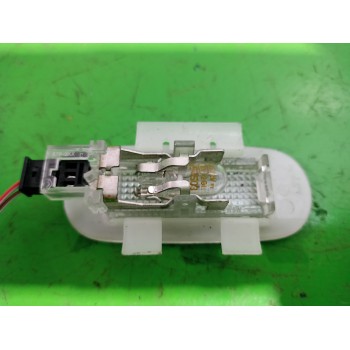 Recambio de luz interior para renault scenic iii xmod bose referencia OEM IAM 7701207768  