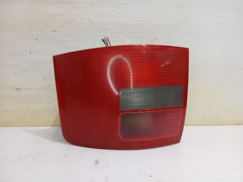 Recambio de piloto trasero derecho para audi a6 avant (4b5) 2.5 tdi quattro referencia OEM IAM 4B9945096D  