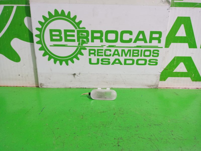 Recambio de luz interior para renault scenic iii xmod bose referencia OEM IAM 7701207768  