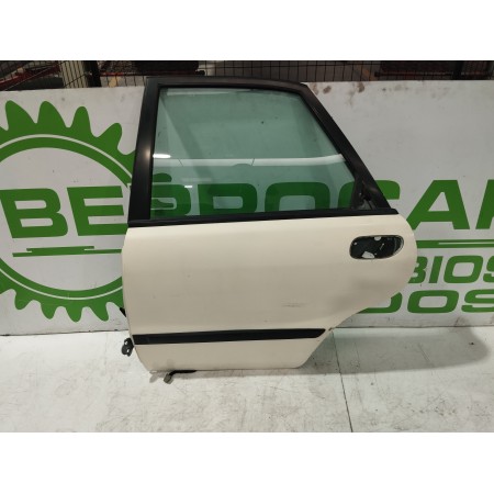 Recambio de puerta trasera izquierda para volvo s40 berlina 1.6 cat referencia OEM IAM 30882901  
