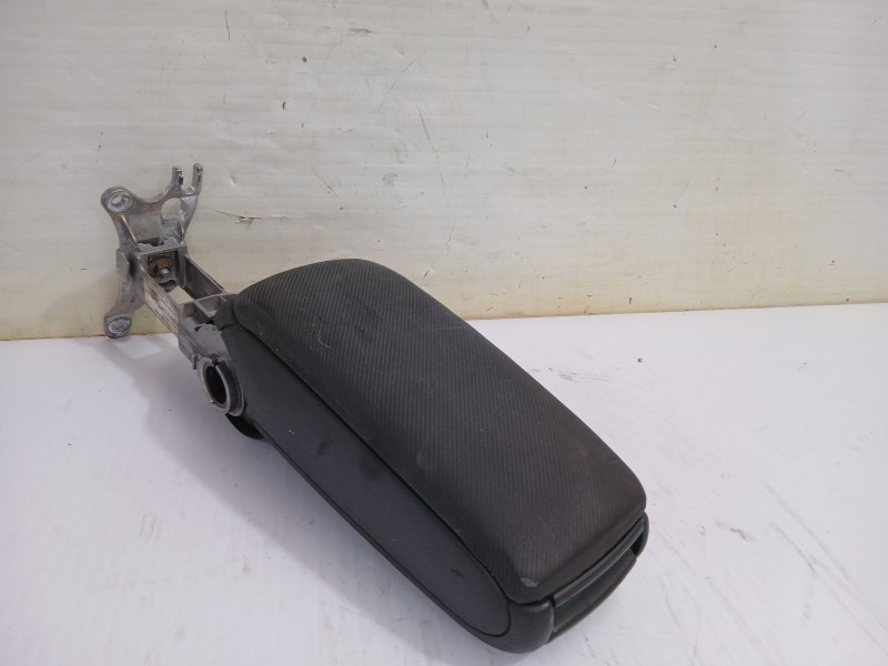 Recambio de apoyabrazos central para audi a6 avant (4b5) 2.5 tdi quattro referencia OEM IAM 8E08622785PG  