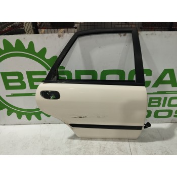 Recambio de puerta trasera derecha para volvo s40 berlina 1.6 cat referencia OEM IAM 30882902  