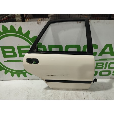 Recambio de puerta trasera derecha para volvo s40 berlina 1.6 cat referencia OEM IAM 30882902  