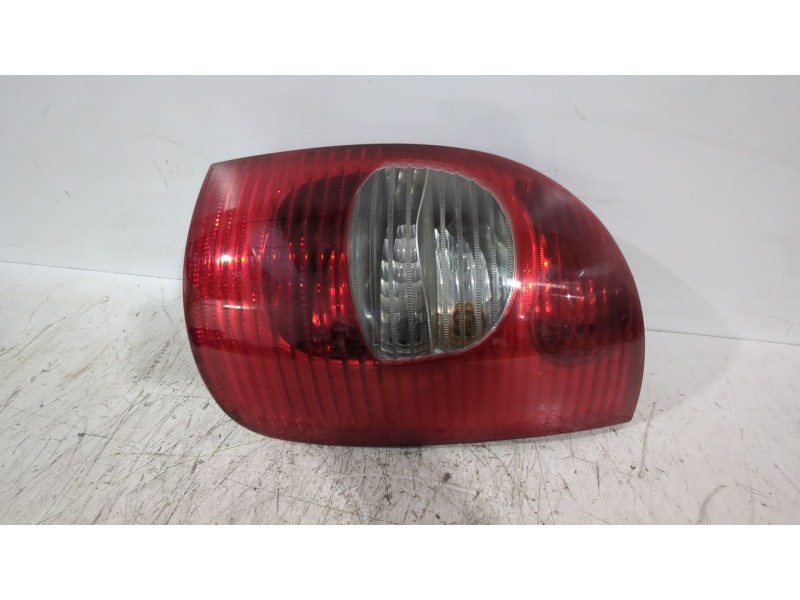 Recambio de piloto trasero derecho para citroën xsara picasso (n68) 1.6 hdi referencia OEM IAM 6351N0  