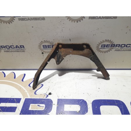 Recambio de soporte para mercedes-benz clase c (w203) berlina 2.2 cdi cat referencia OEM IAM A6110981929  