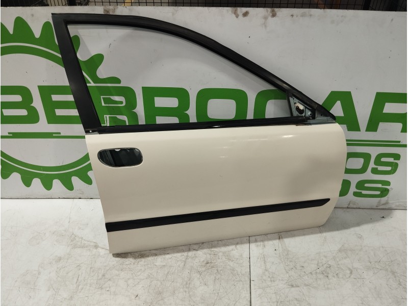 Recambio de puerta delantera derecha para volvo s40 berlina 1.6 cat referencia OEM IAM 30632667  