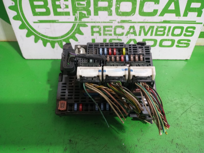 Recambio de caja reles / fusibles para peugeot 508 active referencia OEM IAM 9807428180  