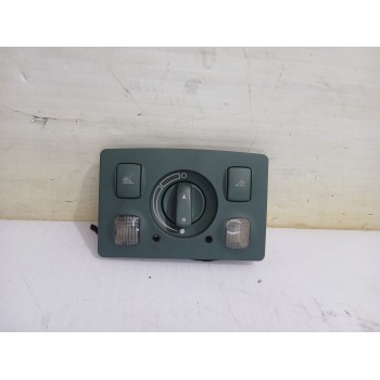 Recambio de luz interior para audi a6 avant (4b5) 2.5 tdi quattro referencia OEM IAM 4B0947303H  