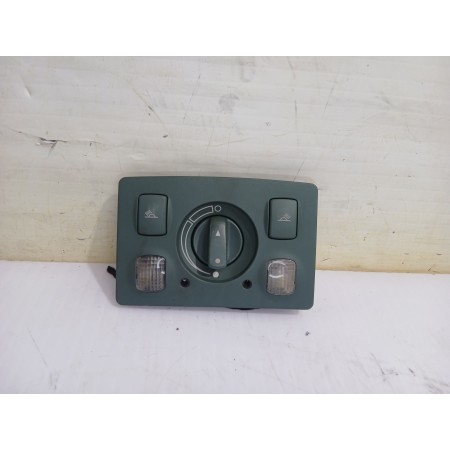 Recambio de luz interior para audi a6 avant (4b5) 2.5 tdi quattro referencia OEM IAM 4B0947303H  