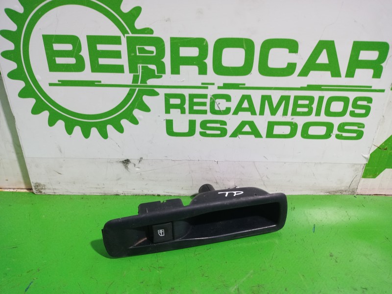 Recambio de mando elevalunas trasero derecho para renault scenic iii xmod bose referencia OEM IAM 829500004R  