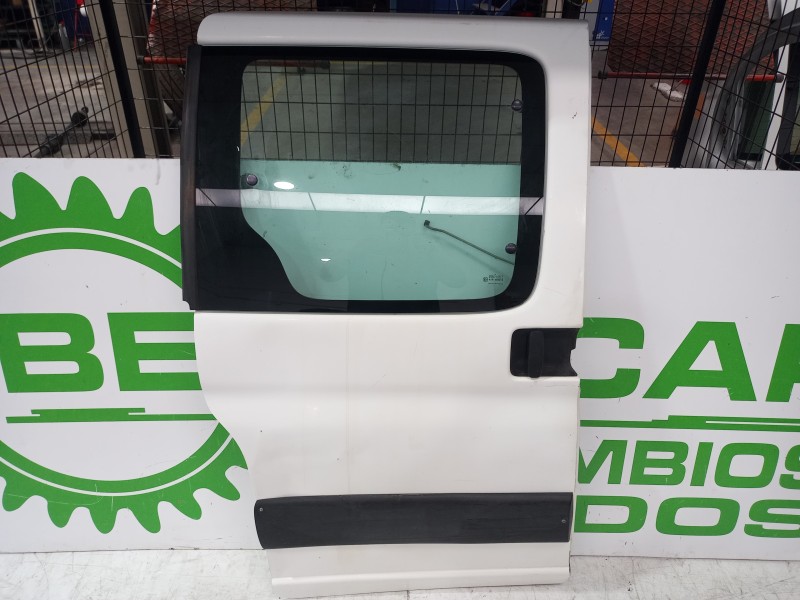 Recambio de puerta lateral corredera derecha para citroën berlingo 1.9 diesel referencia OEM IAM 9008E5  