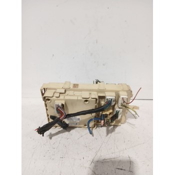 Recambio de caja reles / fusibles para toyota avensis sedán (_t25_) 2.0 d-4d (adt250_) referencia OEM IAM 8264105020A  