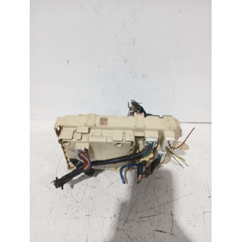 Recambio de caja reles / fusibles para toyota avensis sedán (_t25_) 2.0 d-4d (adt250_) referencia OEM IAM 8264105020A  