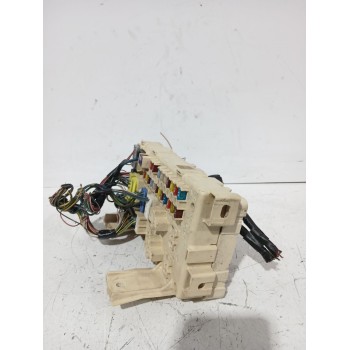 Recambio de caja reles / fusibles para toyota avensis sedán (_t25_) 2.0 d-4d (adt250_) referencia OEM IAM 8264105020A  