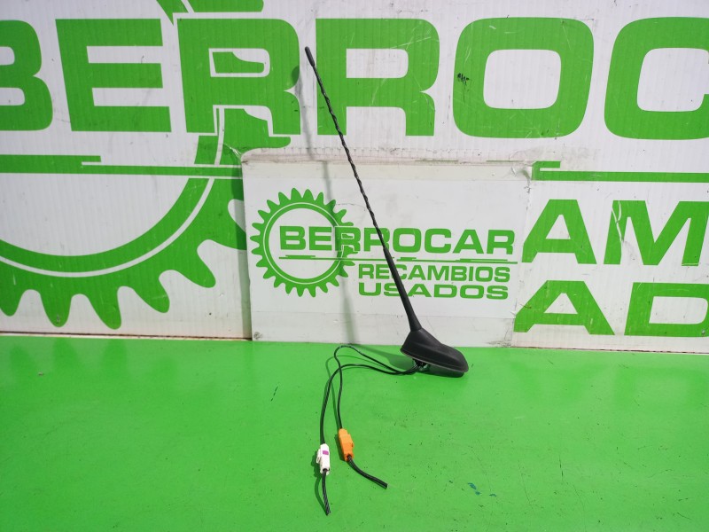 Recambio de antena para citroën c3 origins referencia OEM IAM 9819668080  