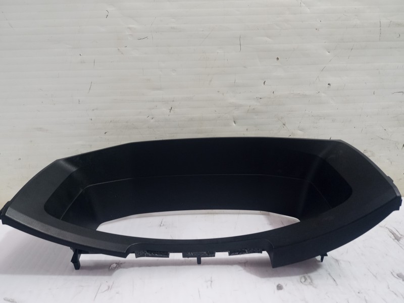 Recambio de moldura para volkswagen transporter t6 t6 caravelle trendline referencia OEM IAM 7E1857053  