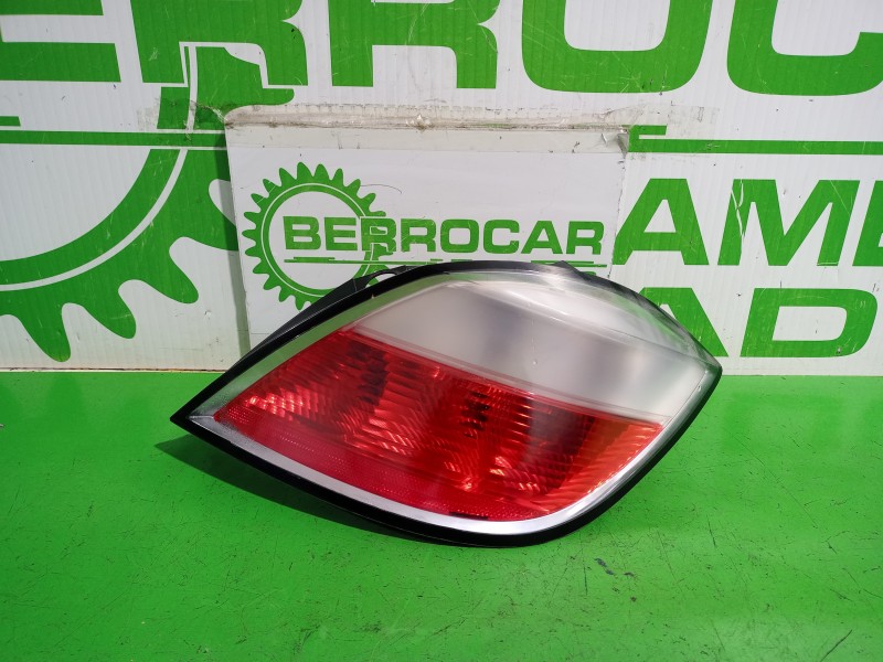 Recambio de piloto trasero derecho para opel astra h berlina elegance referencia OEM IAM 00865302  