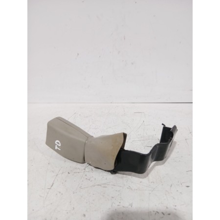 Recambio de enganche cinturon trasero derecho para toyota avensis sedán (_t25_) 2.0 d-4d (adt250_) referencia OEM IAM 7338005012