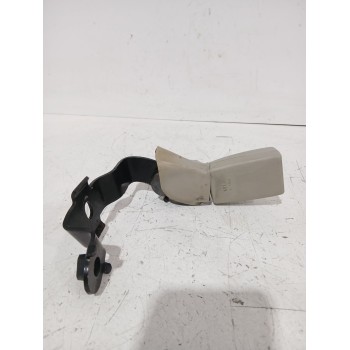 Recambio de enganche cinturon trasero derecho para toyota avensis sedán (_t25_) 2.0 d-4d (adt250_) referencia OEM IAM 7338005012