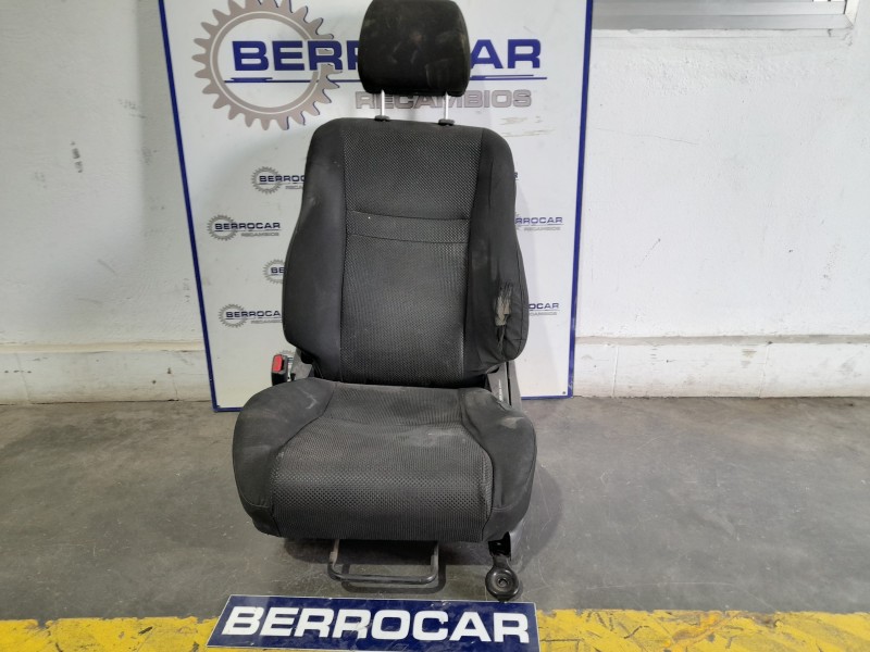 Recambio de asiento delantero izquierdo para toyota avensis berlina (t25) 1.8 16v cat referencia OEM IAM 7107105600B2  