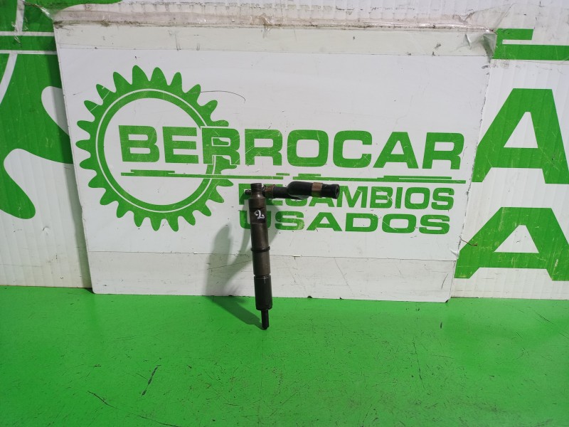 Recambio de inyector para nissan cabstar e 3.0 diesel referencia OEM IAM 1660069T64  