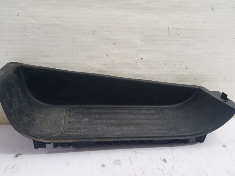 Recambio de reposapies para volkswagen transporter t6 t6 caravelle trendline referencia OEM IAM 7H0863735  