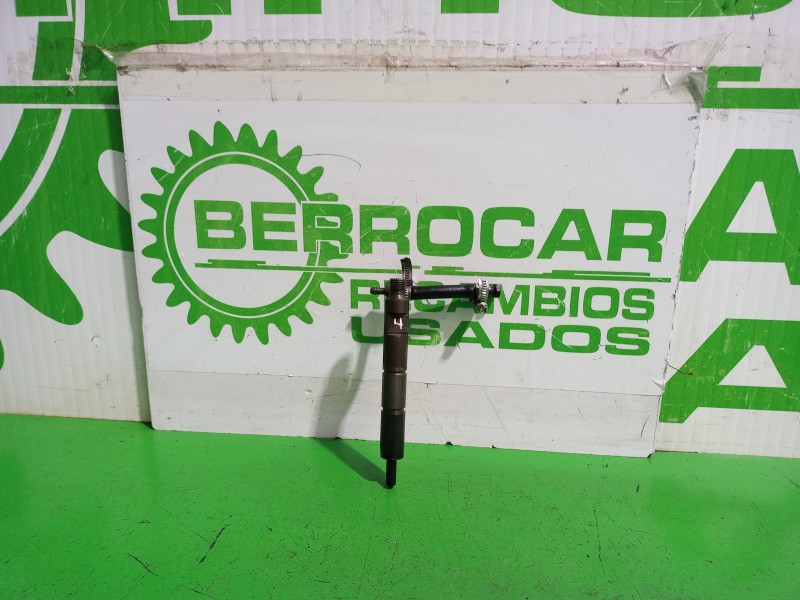 Recambio de inyector para nissan cabstar e 3.0 diesel referencia OEM IAM 1660069T64  