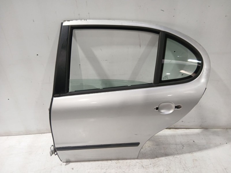 Recambio de puerta trasera izquierda para seat leon (1m1) 1.9 tdi referencia OEM IAM 1M0833055N  