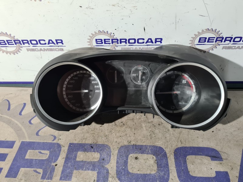 Recambio de cuadro instrumentos para alfa romeo giulietta (191) 1.6 jtdm cat referencia OEM IAM 005052745600  