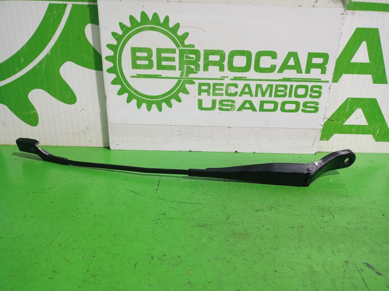 Recambio de brazo limpia delantero izquierdo para peugeot 2008 (--.2013) allure referencia OEM IAM 9673291980  