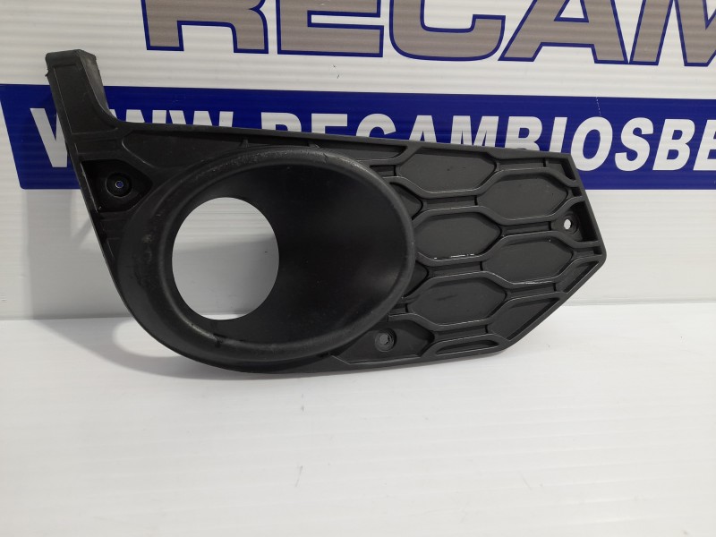 Recambio de cubierta faro antiniebla derecho para iveco daily furgón 2.3 diesel cat referencia OEM IAM 5801562215  