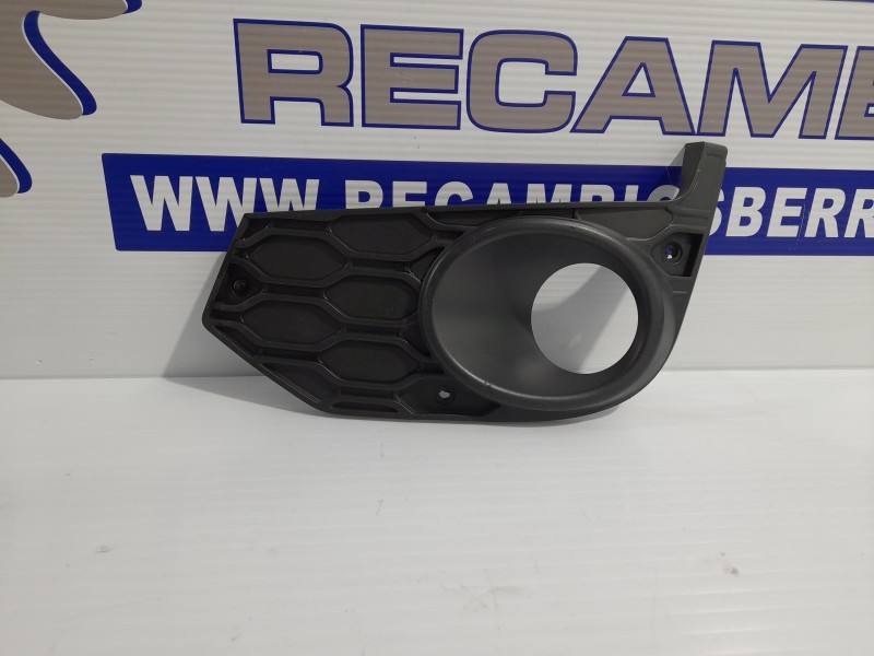 Recambio de cubierta faro antiniebla izquierdo para iveco daily furgón 2.3 diesel cat referencia OEM IAM 5801529859  