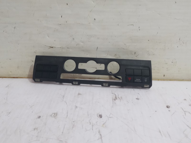 Recambio de moldura para volkswagen transporter t6 t6 caravelle trendline referencia OEM IAM 7E0857304E  