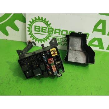 Recambio de caja reles / fusibles para volvo s40 berlina 1.6 cat referencia OEM IAM 30623805  