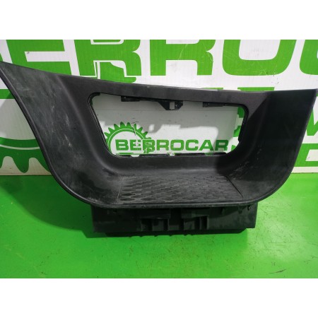 Recambio de moldura interior para iveco daily furgón 2.3 diesel cat referencia OEM IAM 5801869292  