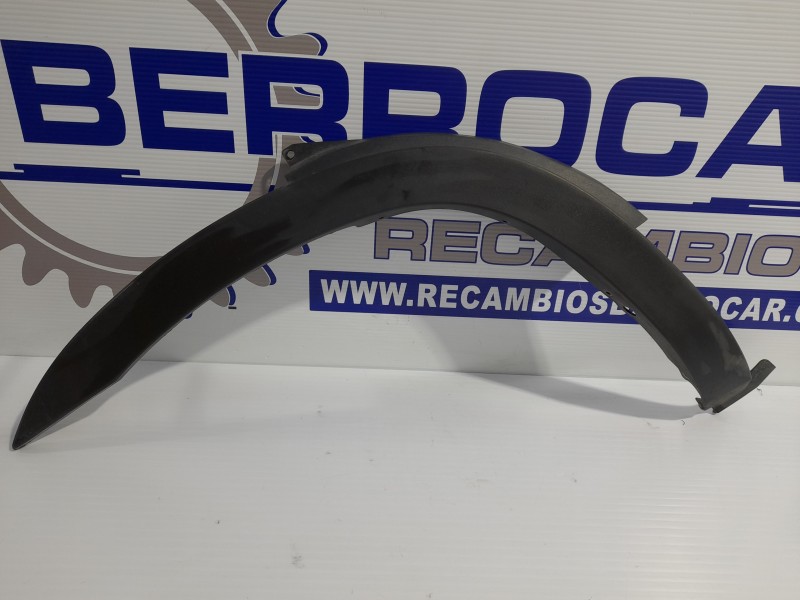 Recambio de aletin delantero izquierdo para iveco daily furgón 2.3 diesel cat referencia OEM IAM 5801863938  