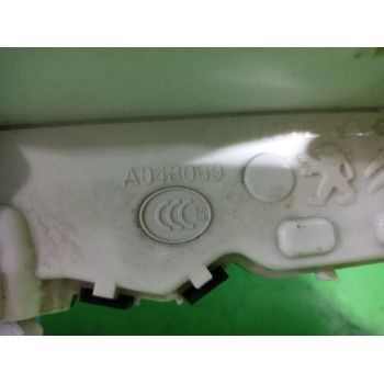 Recambio de cerradura puerta delantera izquierda para citroën c3 exclusive referencia OEM IAM A048069  
