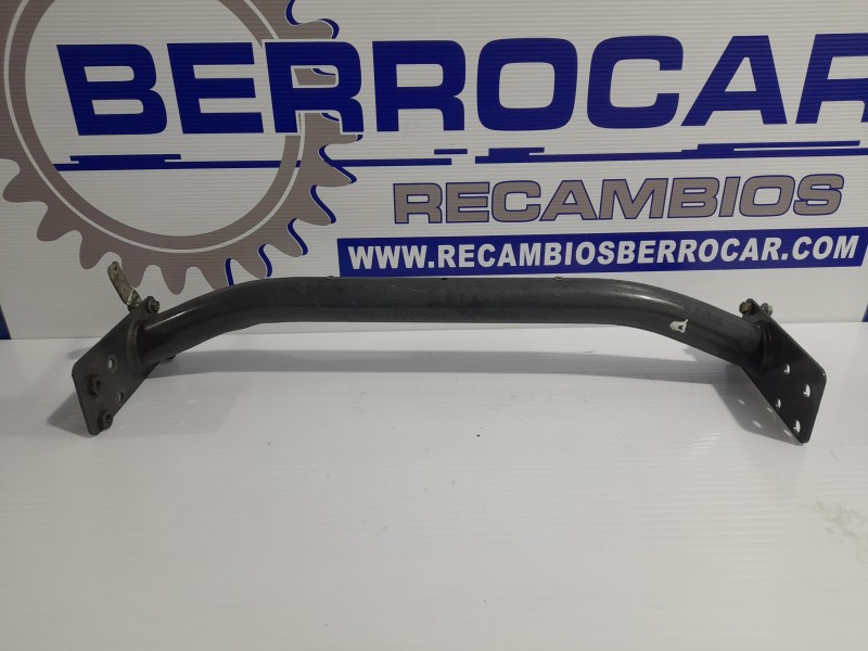 Recambio de refuerzo paragolpes delantero para iveco daily furgón 2.3 diesel cat referencia OEM IAM 504354890  