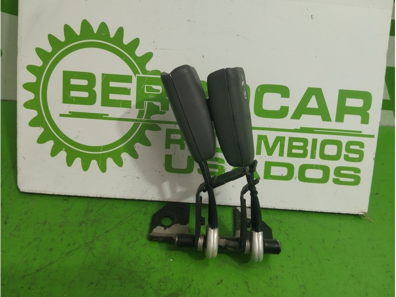 Recambio de enganche cinturon para volvo s40 berlina 1.6 cat referencia OEM IAM 30850010  