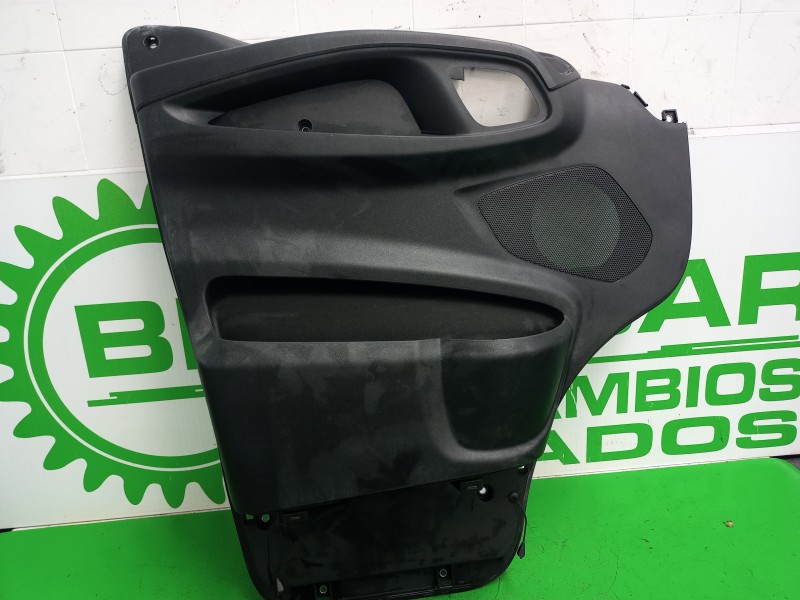 Recambio de guarnecido puerta delantera izquierda para iveco daily furgón 2.3 diesel cat referencia OEM IAM 58018443297  